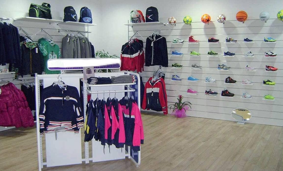 Pareti dogate per abbigliamento sportivo Pareti dogate per abbigliamento sportivo