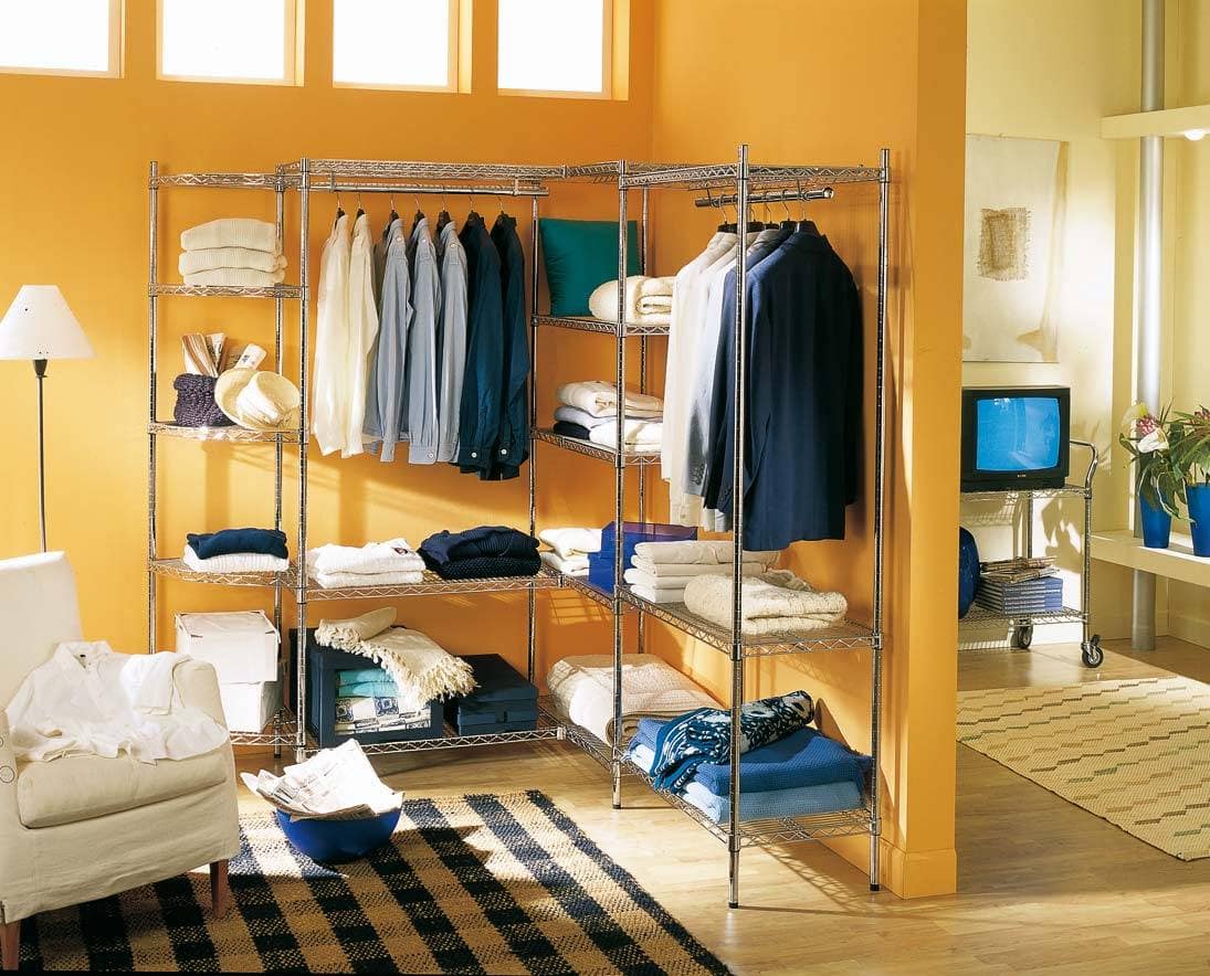 scaffale cromato con barre appenderia scaffale cromato con barre appenderia